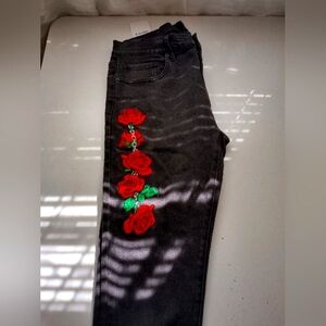 Forever 21 pants black with flowers